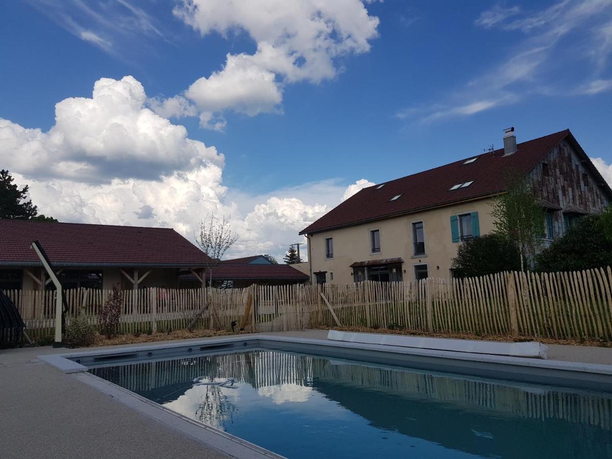 Hotel La Pause Ô Logis à Saint-Laurent-du-Jura Extérieur photo